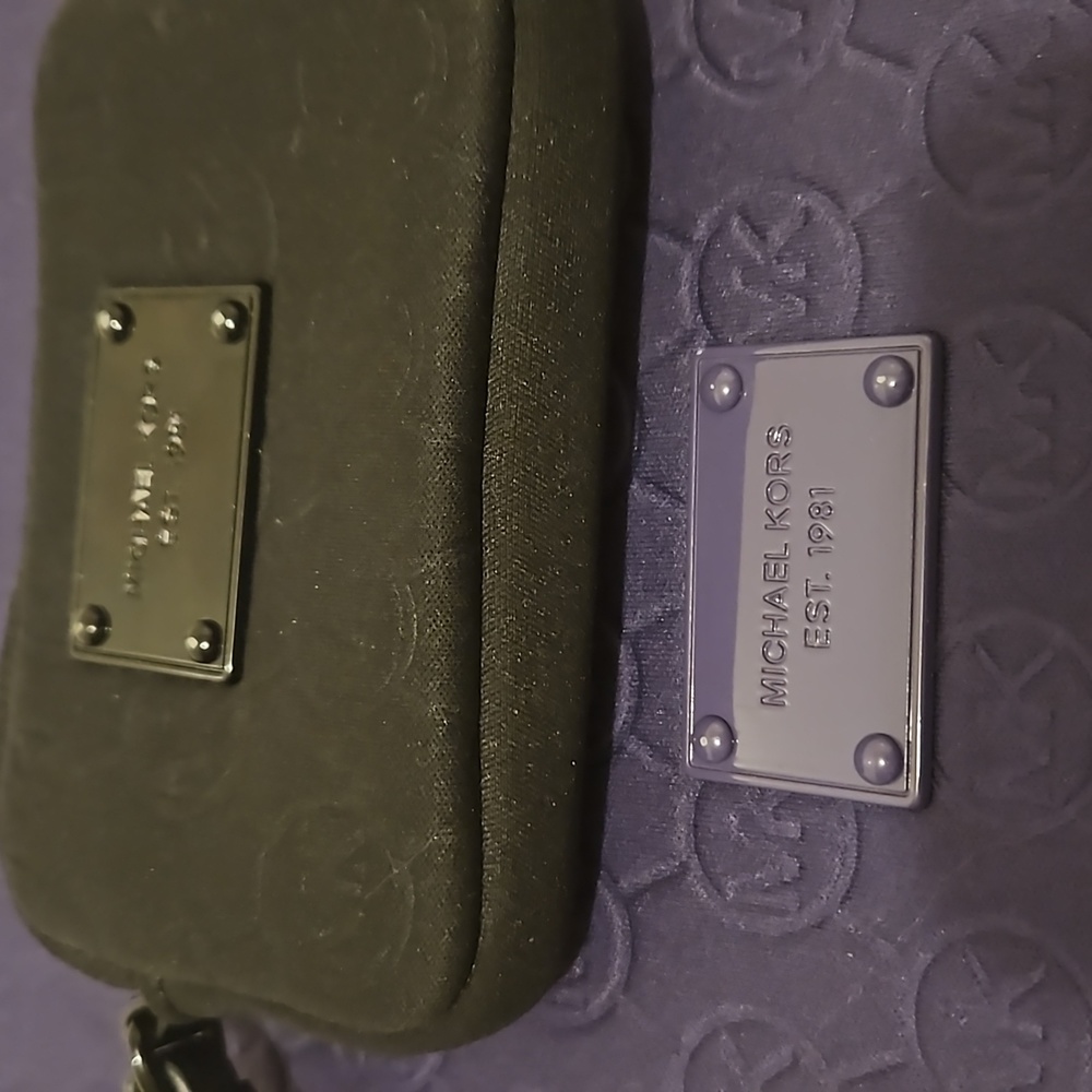 NWOT Neoprene Zipper iPad Tablet Case and accessories case. - Picture 3 of 5